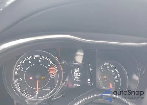 2019 Jeep Cherokee Latitude 4X4 from USA, damaged, VIN 1C4PJMCB8KD489629